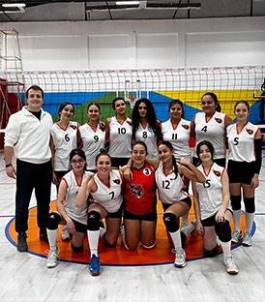 EVRENSEL KOLEJ KIZ VOLEYBOL TAKIMI RAKİBİNİ 2-0 MAĞLUP ETTİ