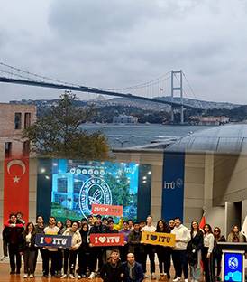 EVRENSEL KOLEJ 12.SINIF ÖĞRENCİLERİ İSTANBUL GEZİSİNDE